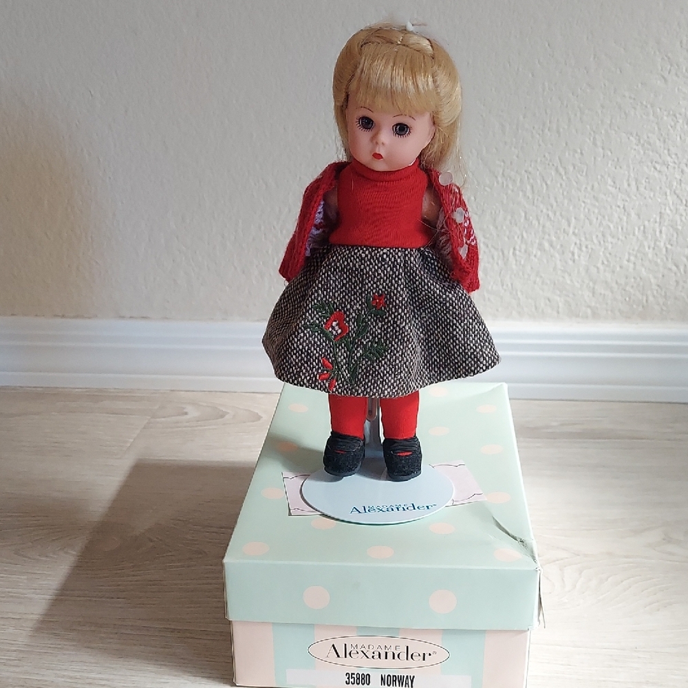 Madame Alexander 8" Doll - Norway #35880
